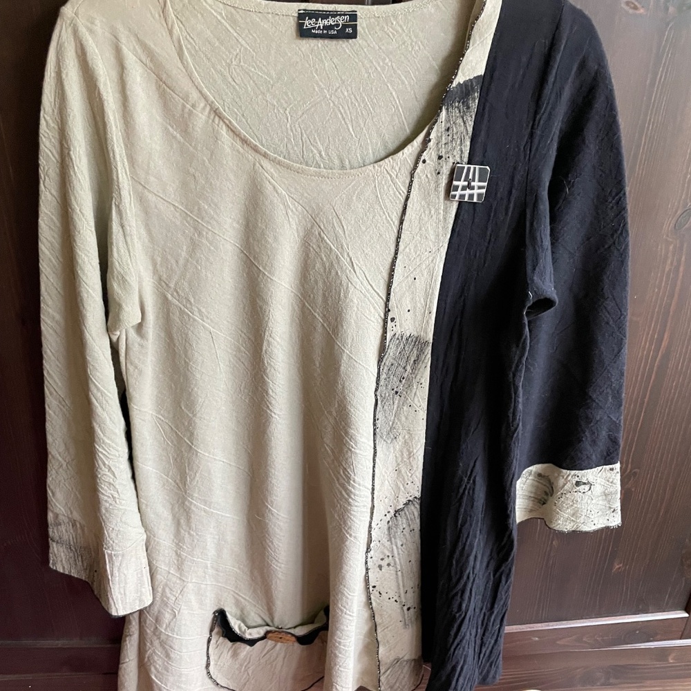 PRICE DROP! Lightweight, flowing  vintage tunic top from designer Lee Andersen - Picture 3 of 15